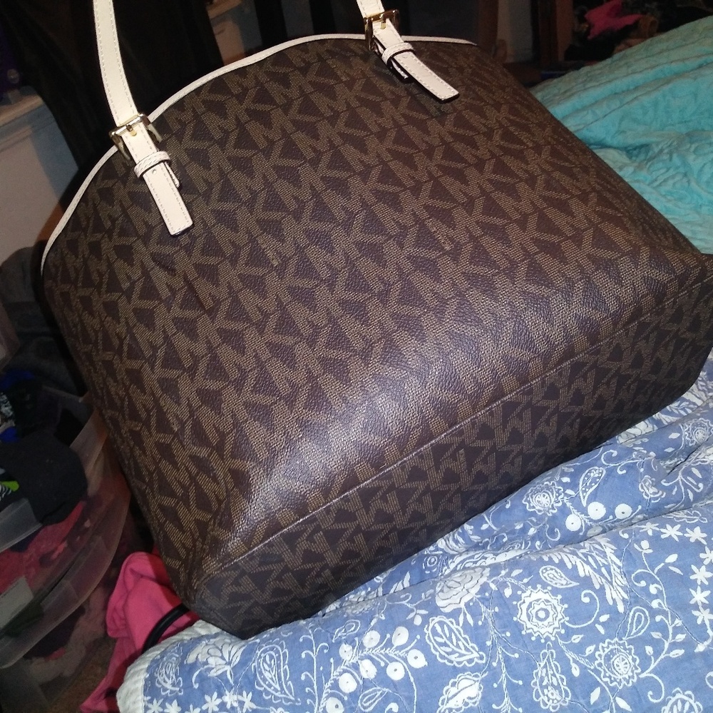 Michael kors brown leather